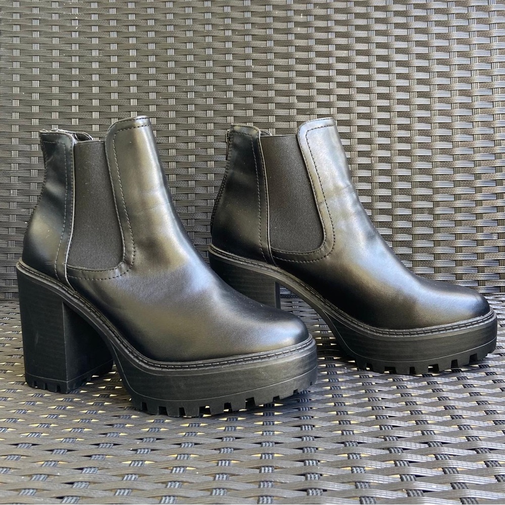 Elegant Black Ankle Booties